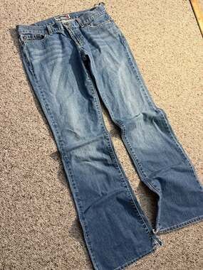 Vintage Y2K Old Navy Ultra Low Waist Boot-Cut Jeans Size 6